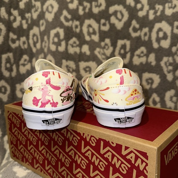 Vans Classic Slip-On Sneakers 👟in Get Outdoors/Classic White New 🆕 Never Worn - Picture 5 of 17